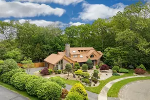 236 Williamsburg Dr, Longmeadow, MA 01106 - Photo 1