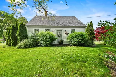 581 Middle Rd, Acushnet, MA 02743 - Photo 1