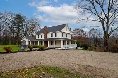 853 Oxford St S, Auburn, MA 01501 - Photo 1