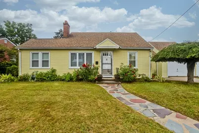 276 Oak St, Springfield, MA 01151 - Photo 1