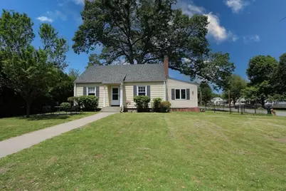 1 Stratford Rd, Holyoke, MA 01040 - Photo 1