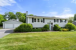 21 Eaton Dr, Hudson, MA 01749 - Photo 1