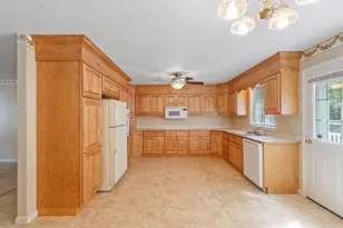 43 Warwick Rd, Gardner, MA 01440 - Photo 1