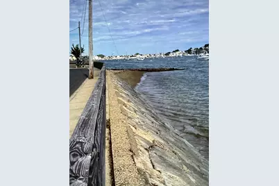 81 Sunnyside Ave #2, Winthrop, MA 02152 - Photo 1