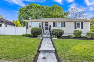 16 White Terrace, Auburn, MA 01501 - Photo 1