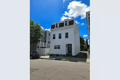 711 E 7th St, Boston, MA 02127 - Photo 1