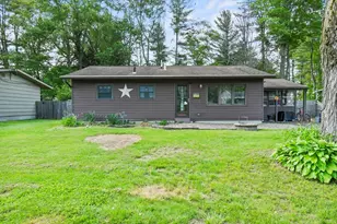 157 Maple Grove Dr, Pittsfield, MA 01201 - Photo 1