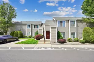 42 Nassau Dr, Springfield, MA 01129 - Photo 1