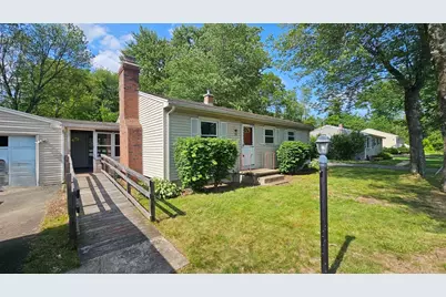 24 Wands St, Springfield, MA 01118 - Photo 1