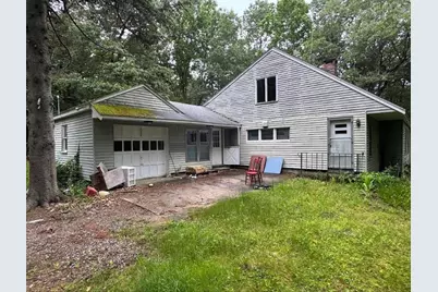 704 Crystal St, Haverhill, MA 01832 - Photo 1