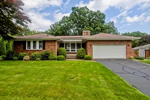 27 Chestnut Hill, South Hadley, MA 01075 - Photo 1