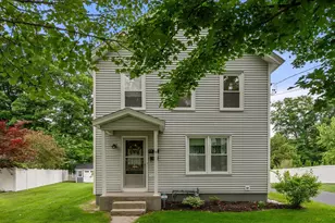 19 Hatfield St, Northampton, MA 01060 - Photo 1