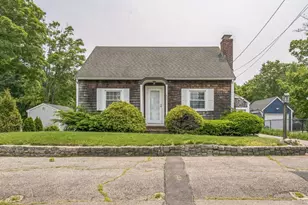 521 Pleasant St, Weymouth, MA 02190 - Photo 1