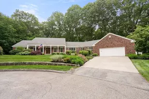 15 Mary Jane Cir, Worcester, MA 01609 - Photo 1