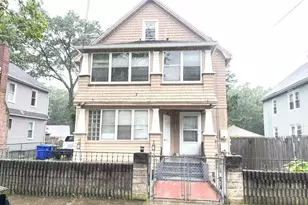 98-100 Fenwick St, Springfield, MA 01109 - Photo 1