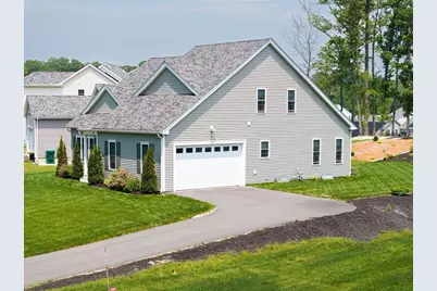 194 Crownshield Ave #194, Uxbridge, MA 01569 - Photo 1