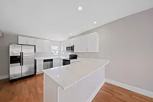 662 E 7th St, Boston, MA 02127 - Photo 1
