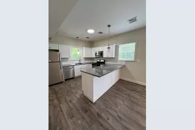 10 Elliott Pl #3R, Peabody, MA 01960 - Photo 1