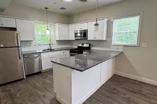 10 Elliott Pl, Peabody, MA 01960 - Photo 1