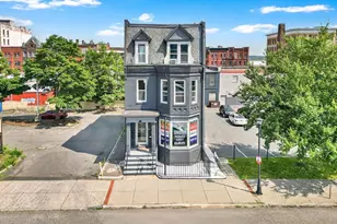 284 Maple St, Holyoke, MA 01040 - Photo 1