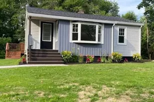 9 Knollwood Cir, Millbury, MA 01527 - Photo 1