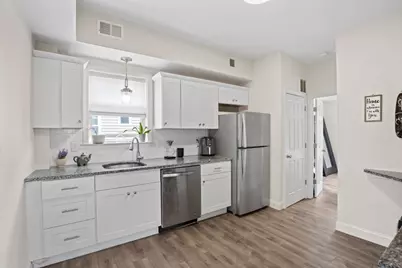 10 Elliott Pl #3F, Peabody, MA 01960 - Photo 1