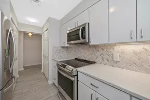 376 Commercial St, Boston, MA 02109 - Photo 1