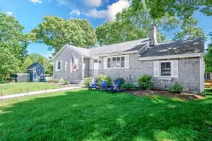 8 Highland View Ave, Mattapoisett, MA 02739 - Photo 1