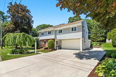 29 Stillman Rd, Lynnfield, MA 01940 - Photo 1