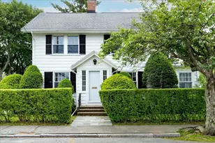 22 Oak St, Marblehead, MA 01945 - Photo 1