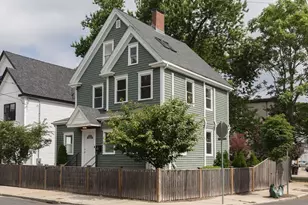 27 Round Hill St, Boston, MA 02130 - Photo 1