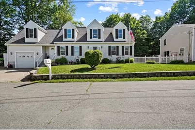 13 Hoyt Ave, Amesbury, MA 01913 - Photo 1