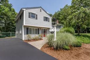 8 Walnut St, Foxboro, MA 02035 - Photo 1