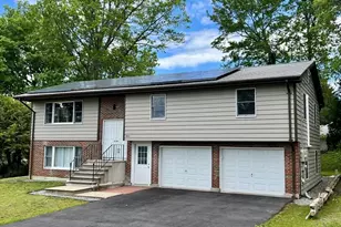 12 Dike Dr, Clinton, MA 01510 - Photo 1