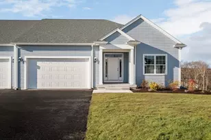 33 Crestwood Cir, Northbridge, MA 01588 - Photo 1