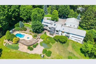 32 Everett St, Sherborn, MA 01770 - Photo 1