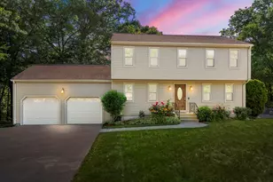 6 Crockett Cir, Hopedale, MA 01747 - Photo 1