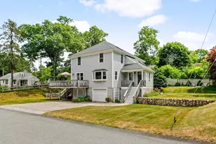 37 Berkeley Dr, Falmouth, MA 02536 - Photo 1