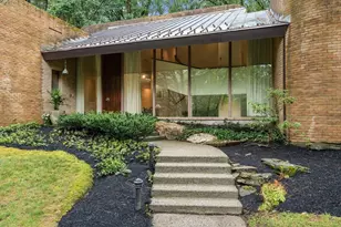 33 Aylesbury Rd, Worcester, MA 01609 - Photo 1