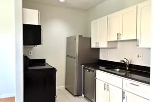 204 H St, Boston, MA 02127 - Photo 1