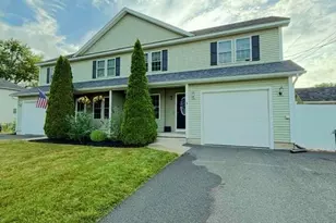 17 B Hubbard, Westfield, MA 01085 - Photo 1