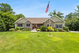 92 Buckingham Dr, Swansea, MA 02777 - Photo 1