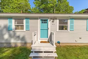 42 Edgewater Dr W, Falmouth, MA 02536 - Photo 1