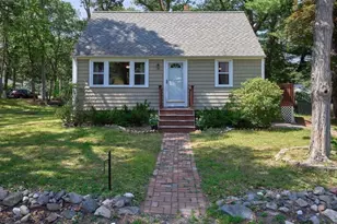 111 Hillcrest Dr, Attleboro, MA 02703 - Photo 1