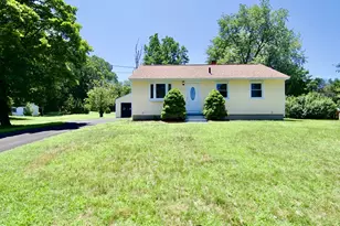 44 Governor Dr, Westfield, MA 01085 - Photo 1