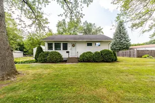 24 Higgins St, Springfield, MA 01108 - Photo 1