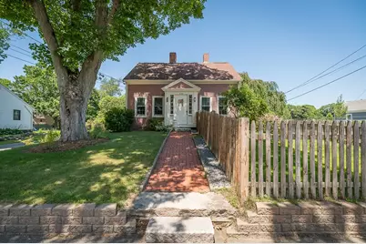 425 Main St, Groveland, MA 01834 - Photo 1