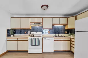 41 W Summit St, South Hadley, MA 01075 - Photo 1