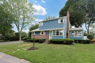 7 Richard Cir, Woburn, MA 01801 - Photo 1