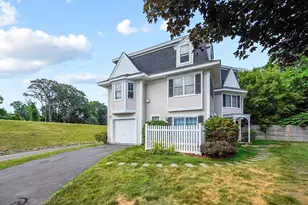 14 Victoria Gdn, Framingham, MA 01701 - Photo 1